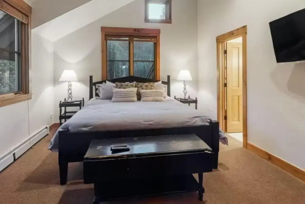 4 Bedroom Townhome In East Keystone Along Shuttle Route To River Run Village