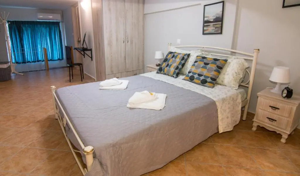 Loft renovated flat 5' from the old town Corfu