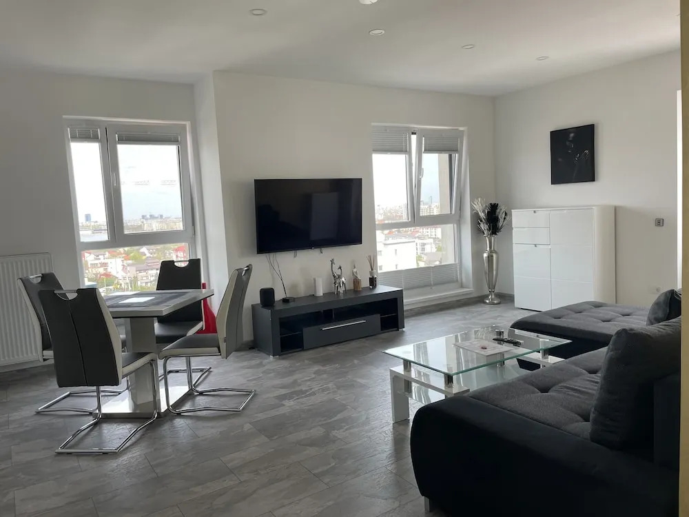 Marvelous 4 Room Penthouse W14-W15