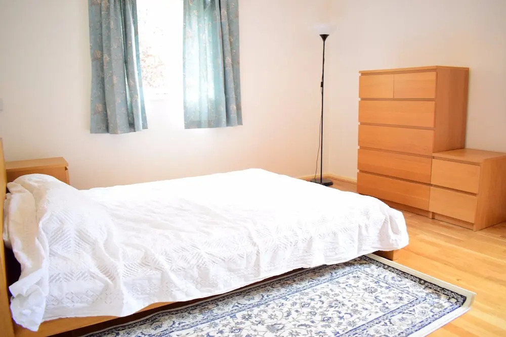 2 Bedroom Islington Flat Next to Regent's Canal