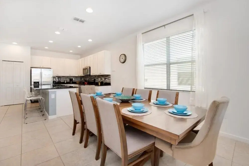 5 Bed 5 Bath In 5 Star Resort Near Disney! 5 Bedroom Home by RedAwning