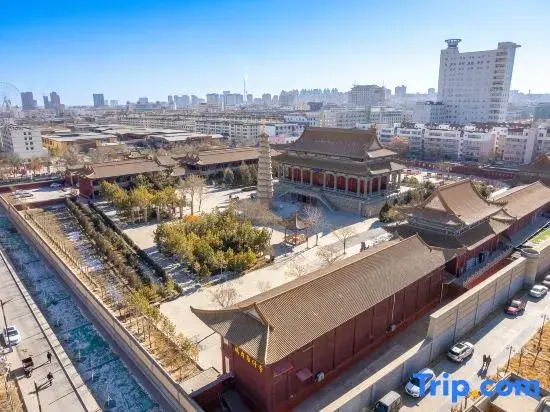 Jiujian Tang Hidden Lodge (Wuwei Pedestrian Street Confucian Temple Scenic Area Branch)