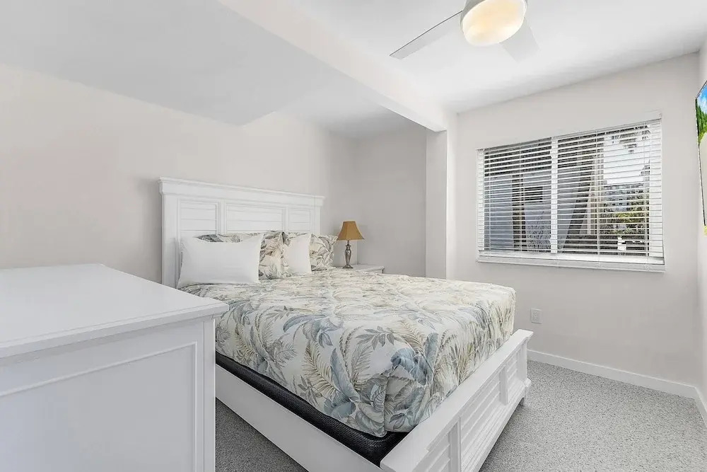 50 Seaside Stay: 4bd/3ba Duplex W/ Pool! 4 Bedroom Home