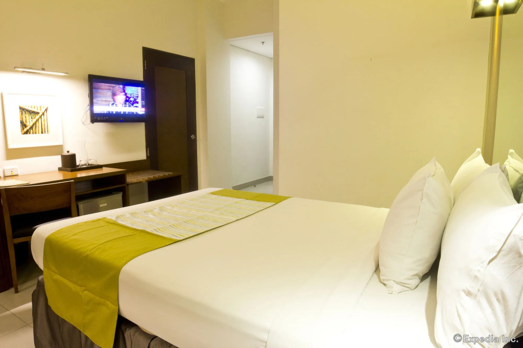 Microtel by Wyndham - Acropolis