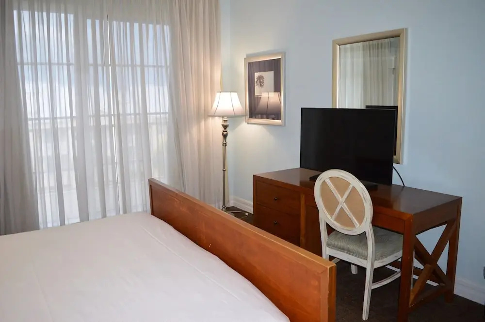 Harborside Suites at Little Harbor
