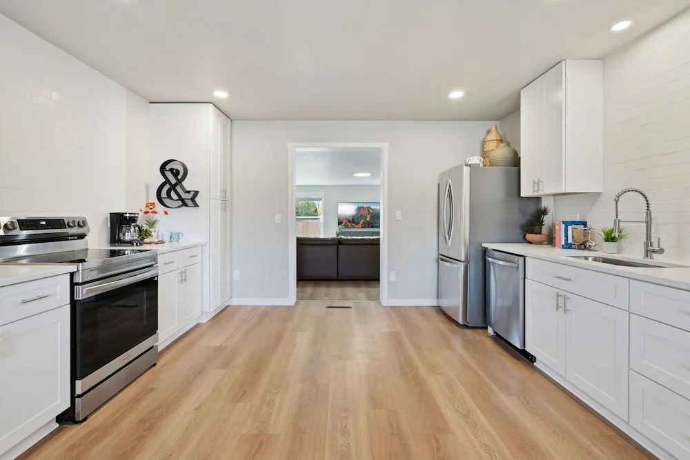 Oak Haus Group Stay w/ Fenced Yard & Game Room
