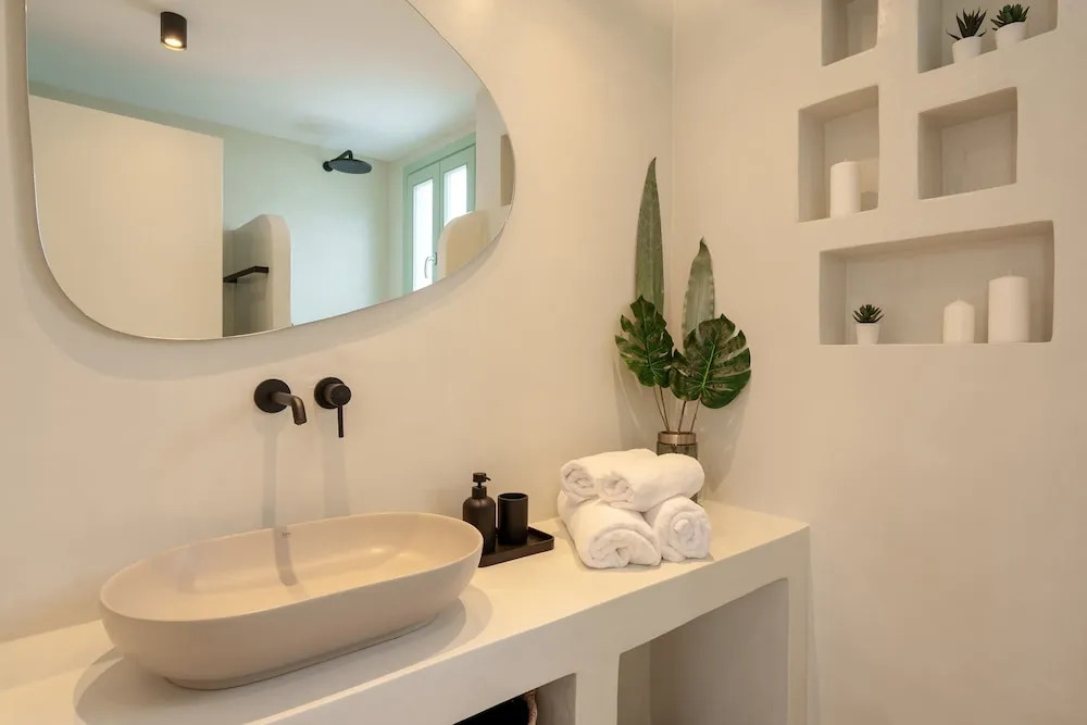 Sugarwhite Suites
