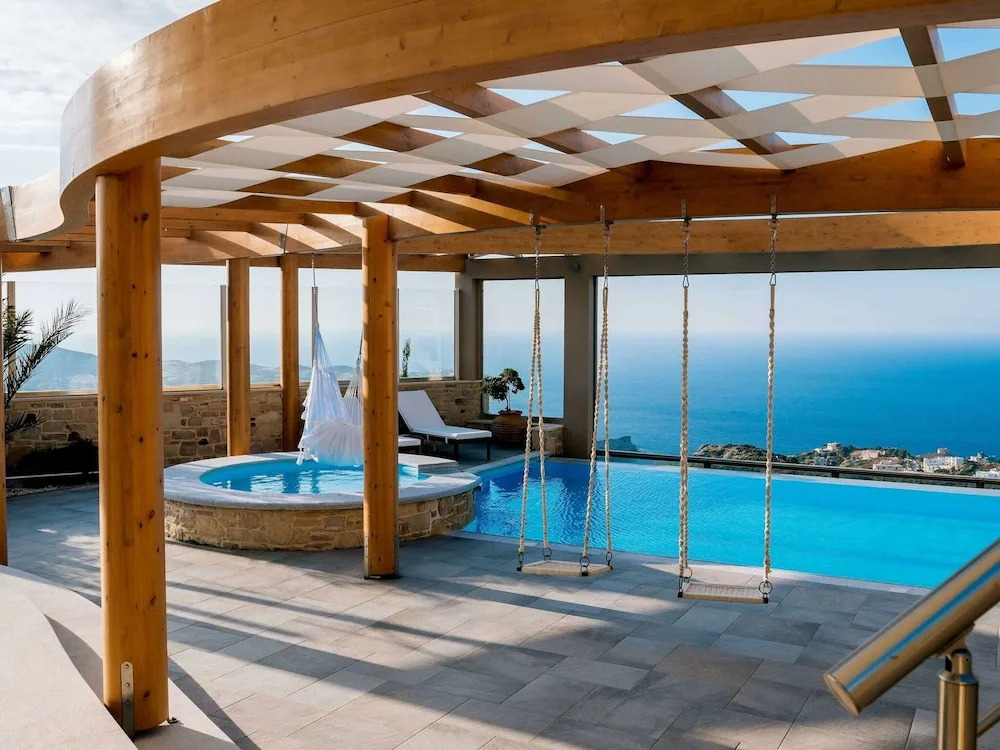 Villa in Agia Pelagia With Pool & Sea Views