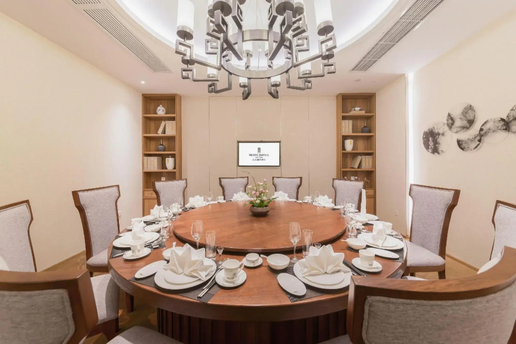Rezen Jingyuan Hotel (Chengdu Panda Base)
