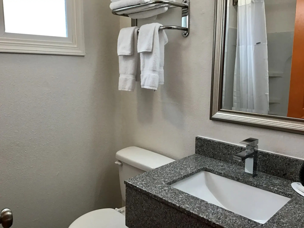 SilverStone Inn North Spokane