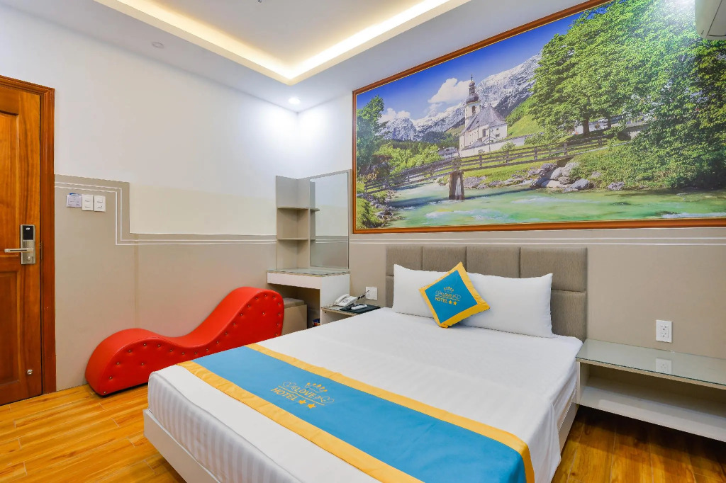 Love Hotel Airport
