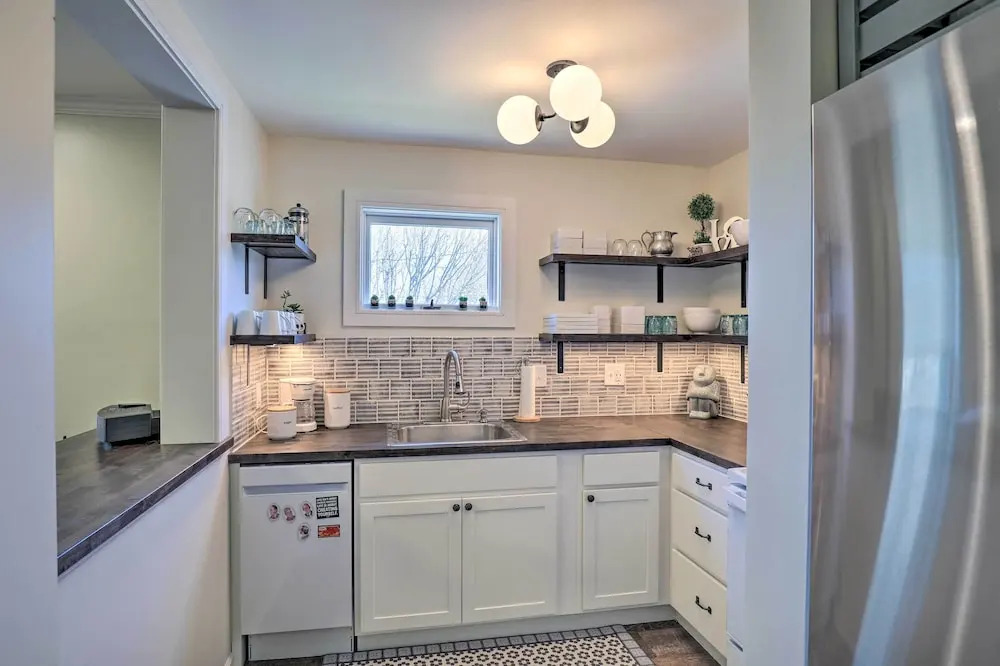 Charming & Walkable Fairport Village Apartment!