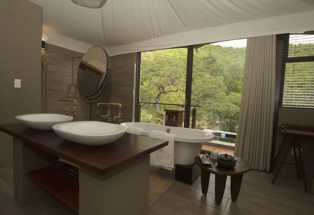 Inzalo Safari Lodge