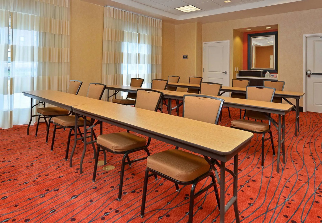 Hampton Inn & Suites Des Moines Downtown