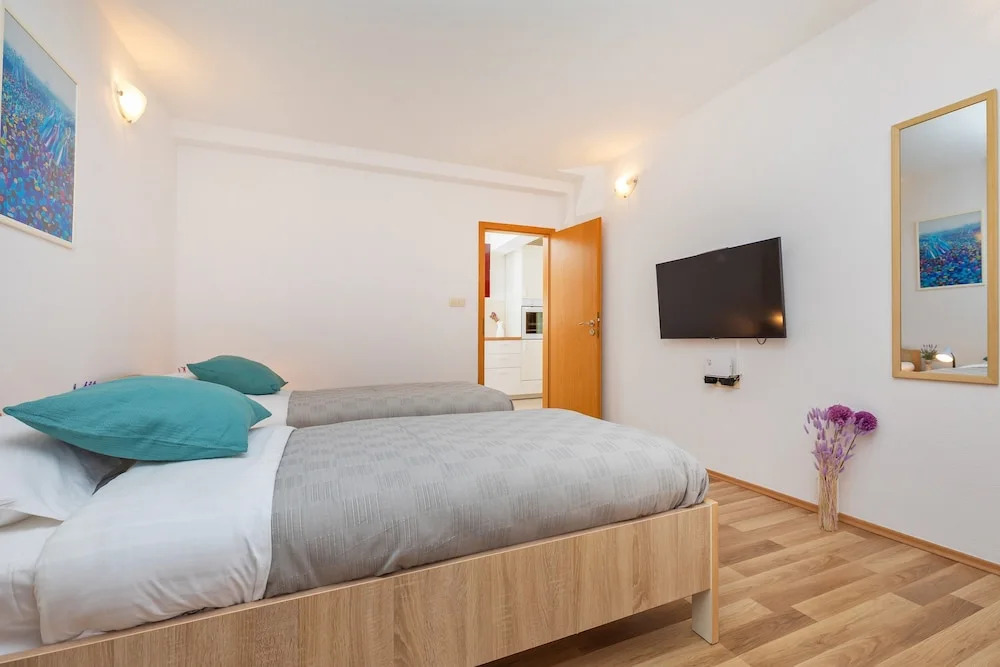 BIS Apartments 1 & 2