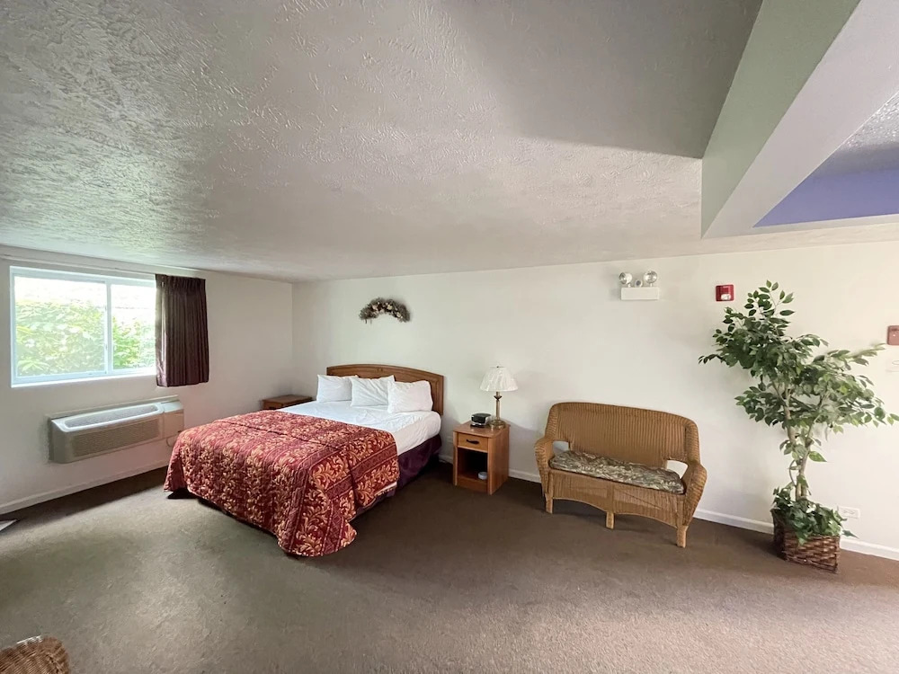 VIBE INN - WHIRLPOOLS SUITES - Lyons