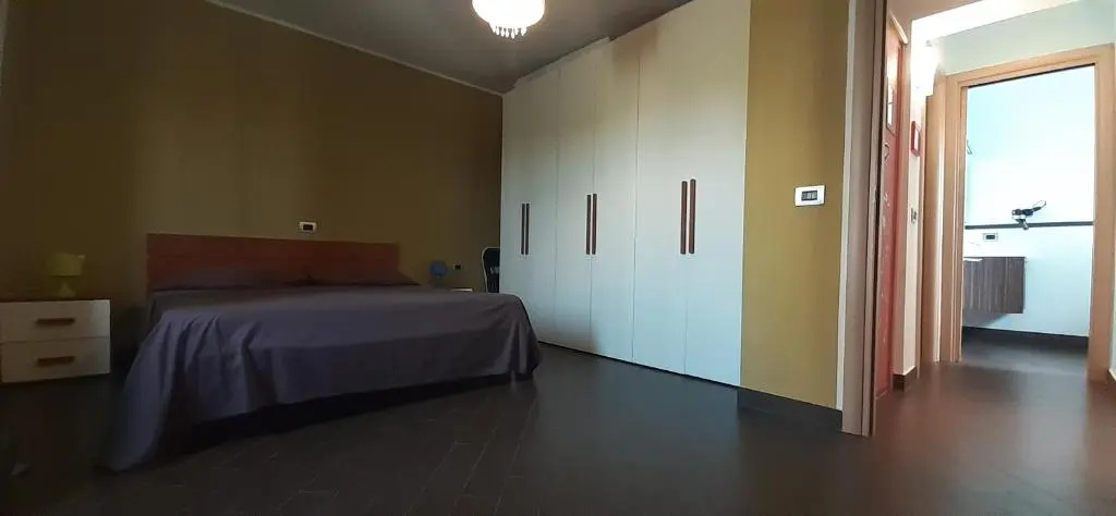 8 Via V. Monti
