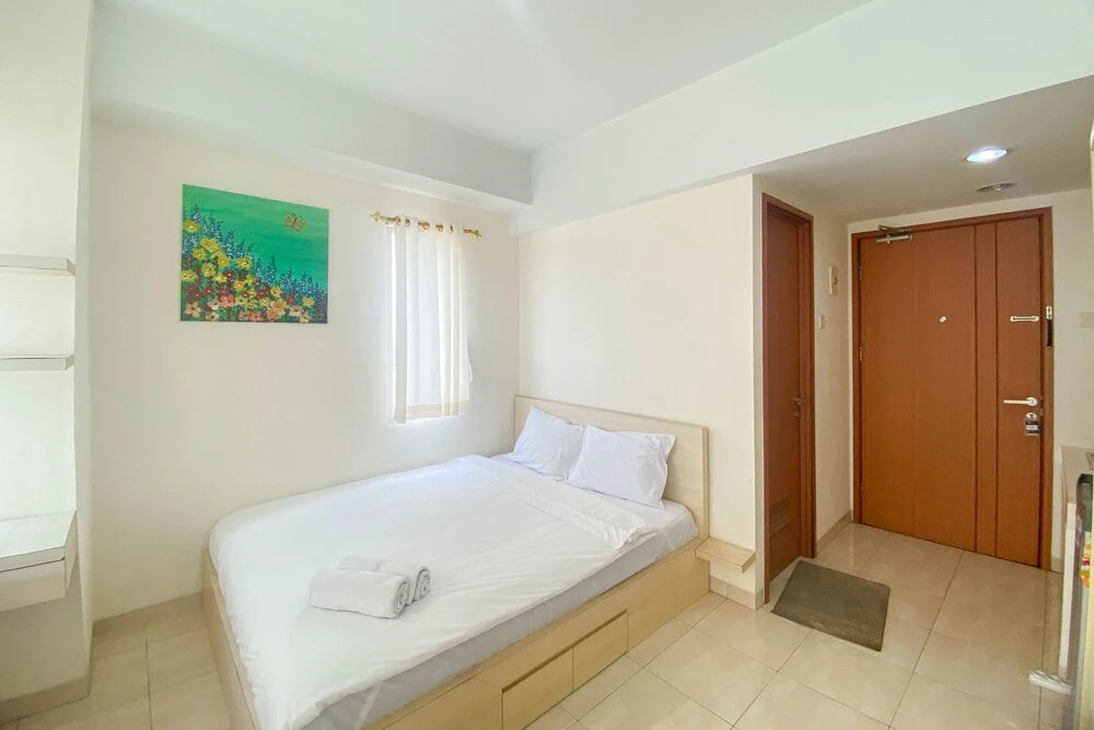 Homey And Cozy Stay Studio Margonda Residence 3 Apartment