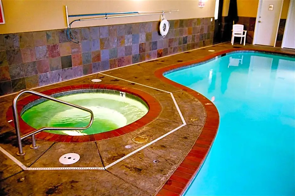 Rivertide Suites