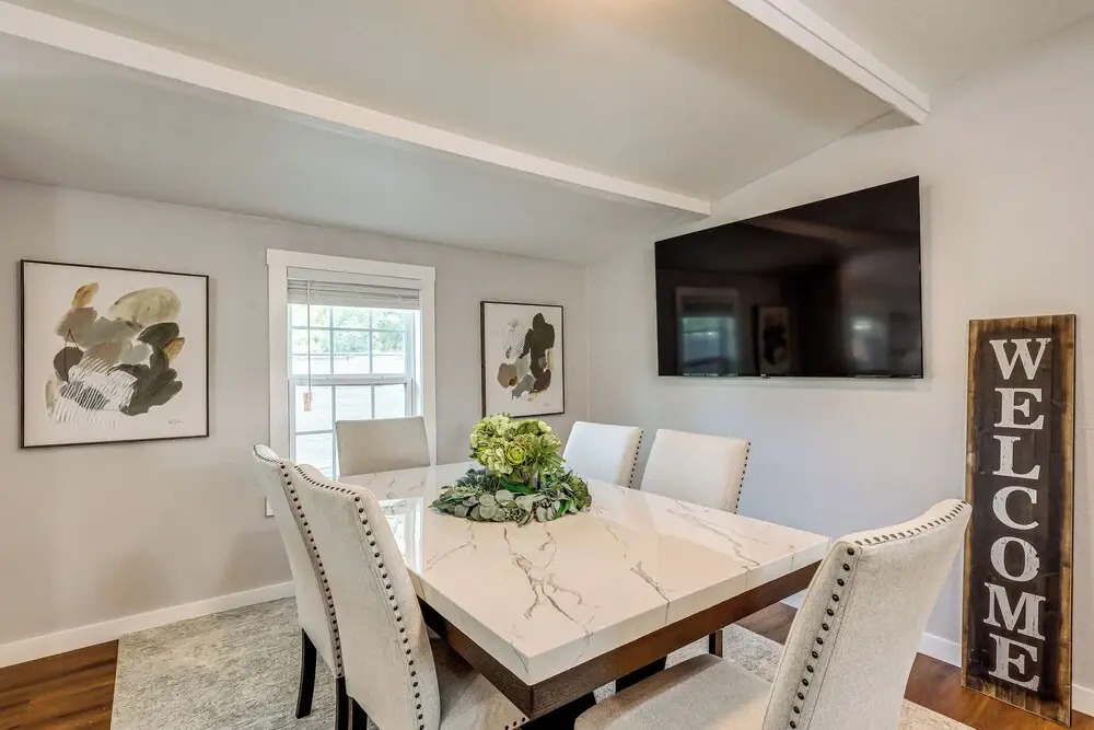 2 Mi to Dtwn: Stylish Family Home in Waco!