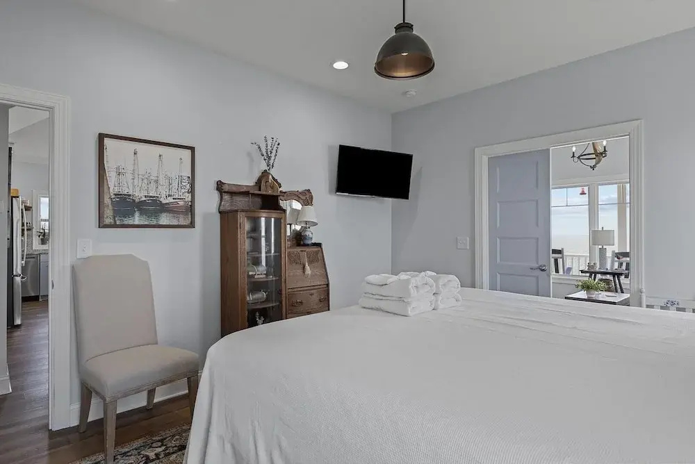 The Point At Marshallberg 3 Bedroom Home by RedAwning