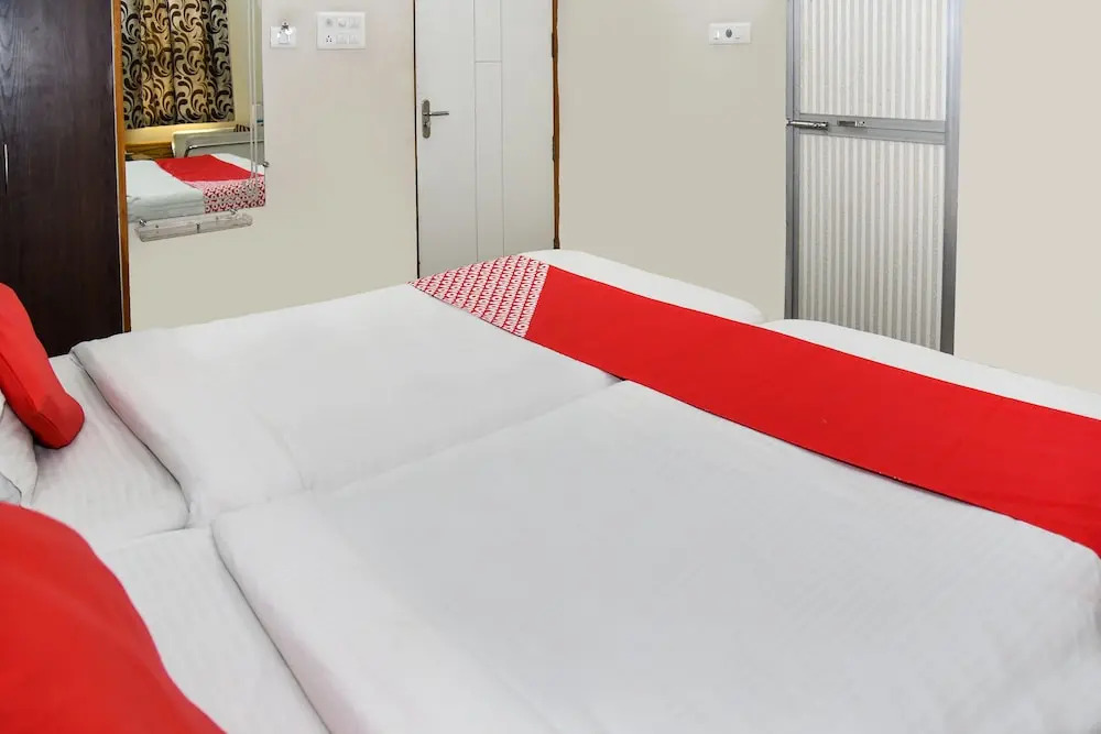 Oyo 14732 Hotel Buddha International