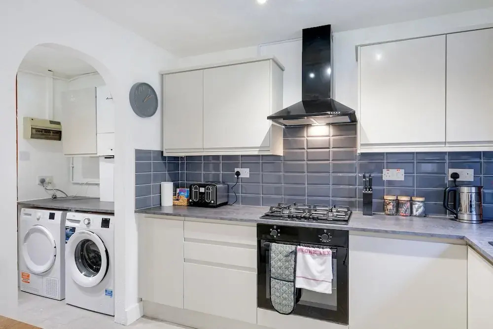 Spacious 4-Bedroom 2-Bath Home in Bywood