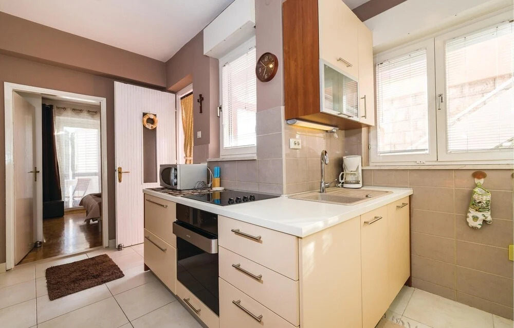 Nice Apartment in Novigrad With 4 Bedrooms