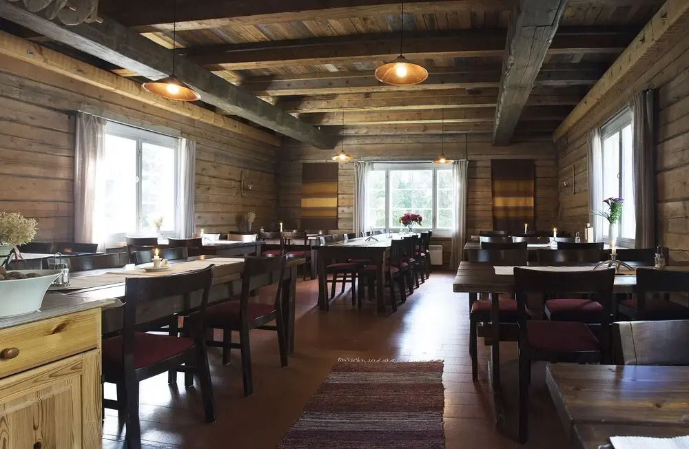 Iisakki Guest House