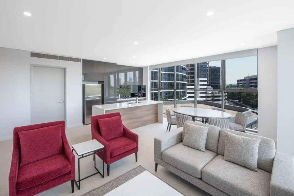 Meriton Suites Carter Street