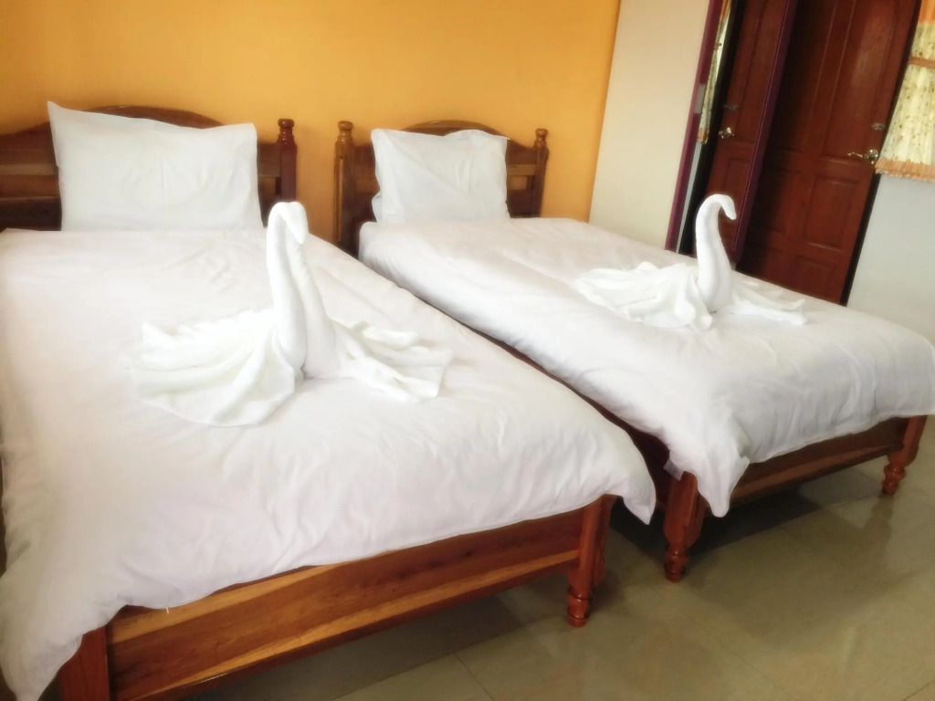 Vipat Bungkan Hotel
