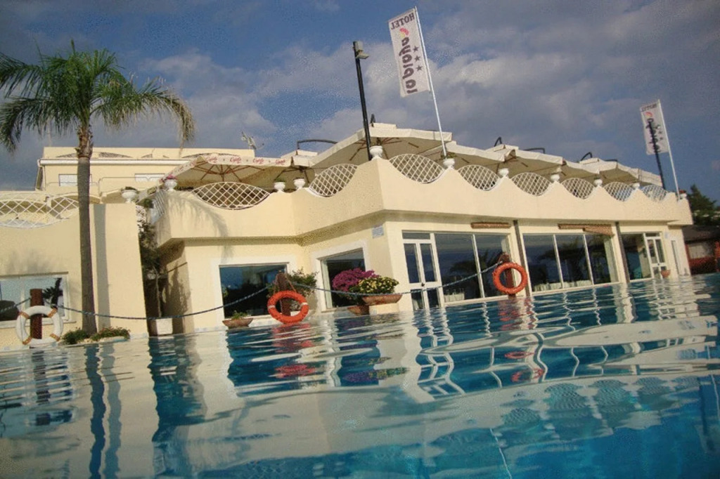 Hotel La Playa