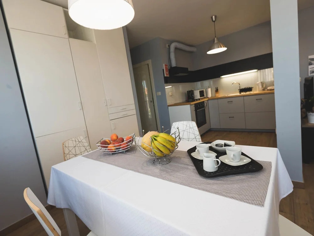 New, Modern & Comfortable, Central yet Quiet, Short Walk to old Town and Beach