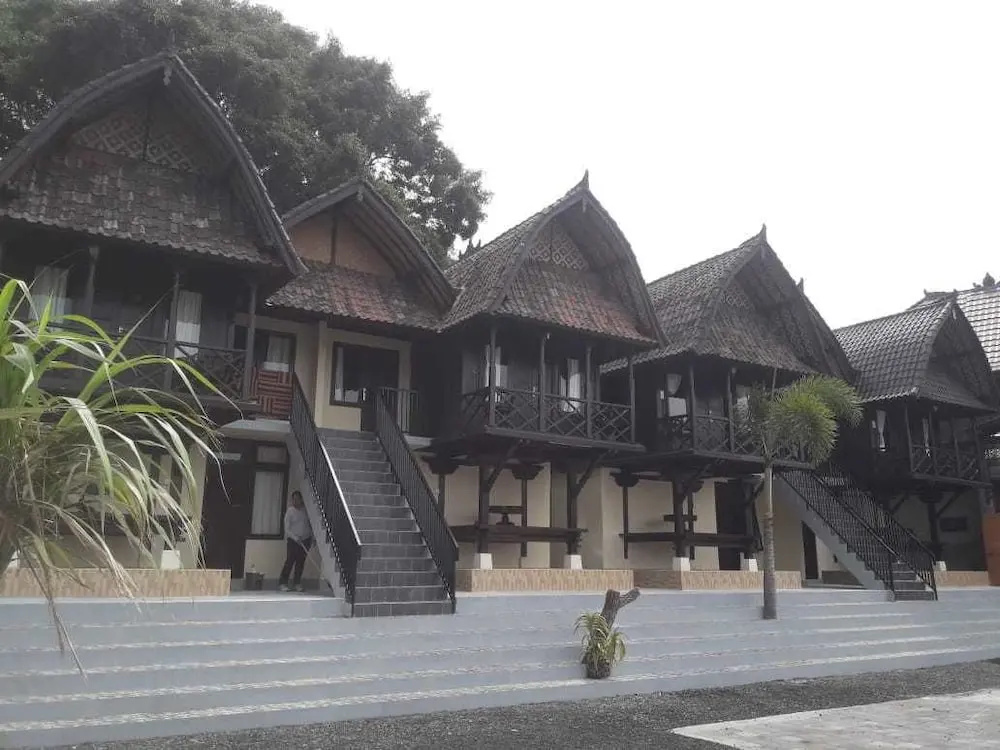 Batur Lakeside Huts
