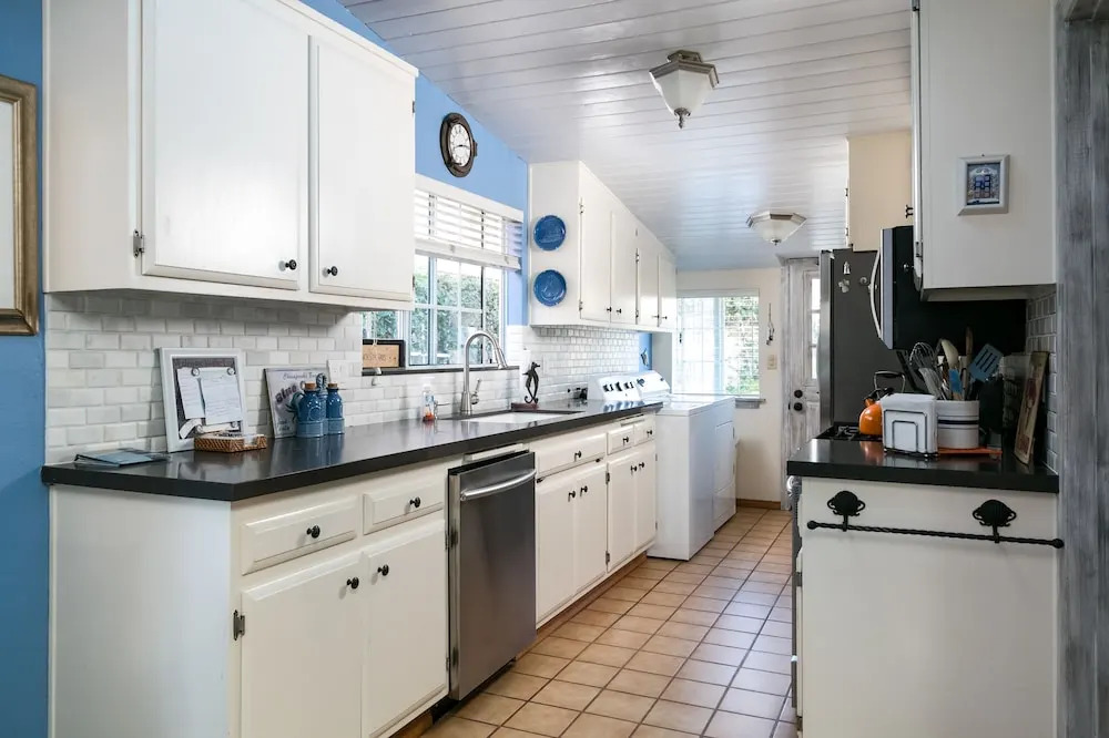 Ventura Beach Oasis by RedAwning
