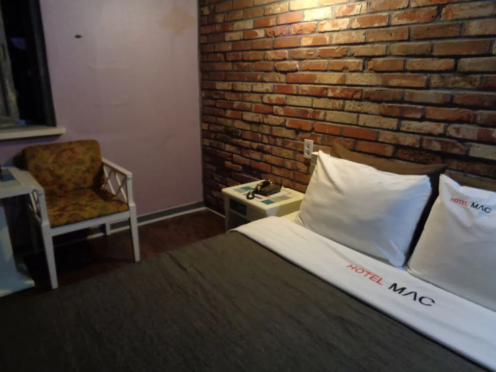 Mac Hotel