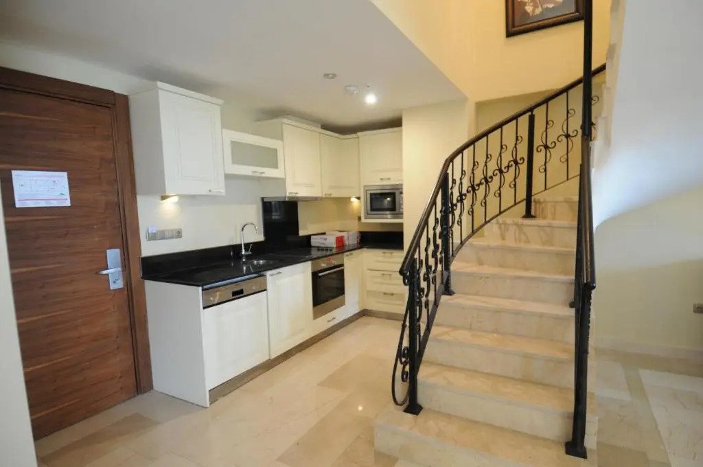 Gold City 2B2B Penthouse Main Building with Free Aqua Park