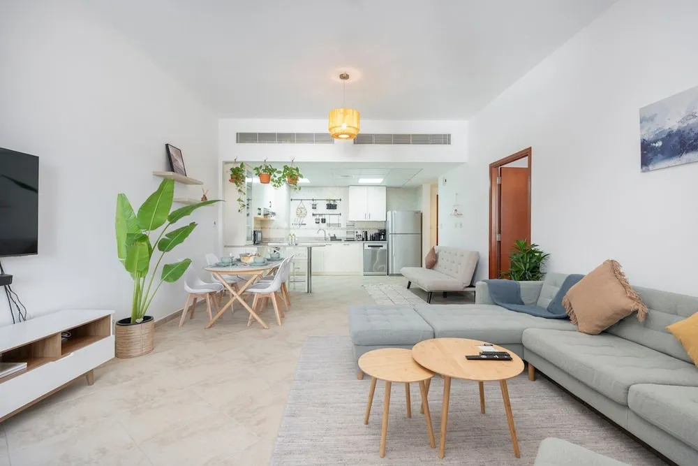 Cozy 1-bedroom Apartment for 5 in Motor City