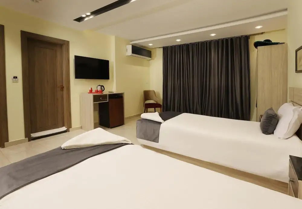 Kemet Pyramids INN