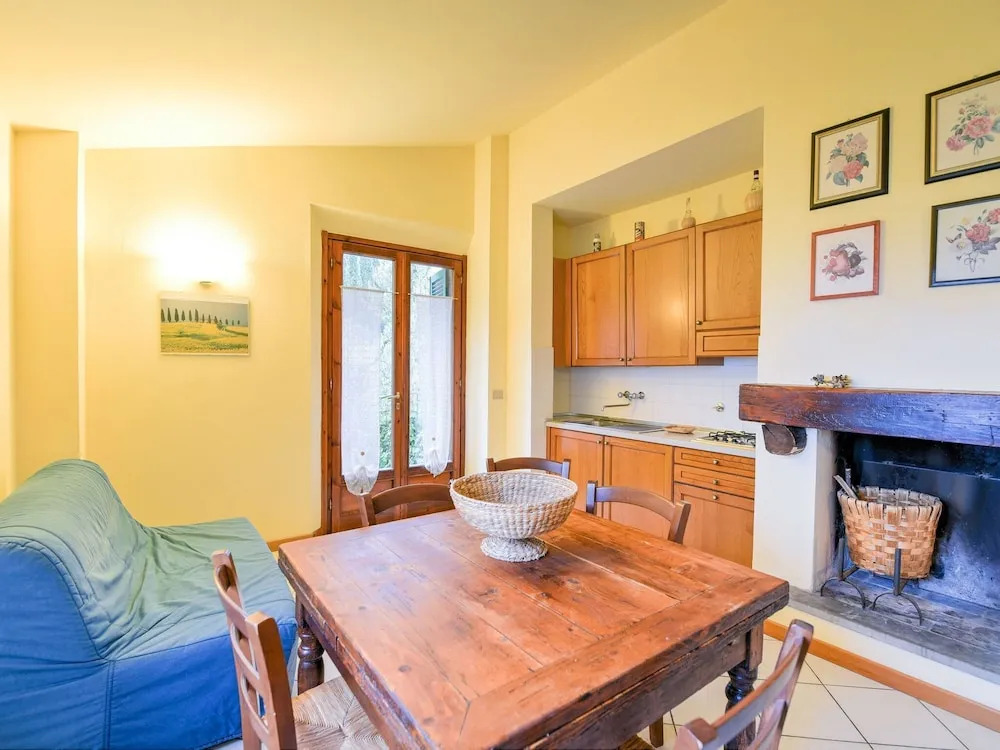 Peaceful Holiday Home in Lamporecchio With Pool