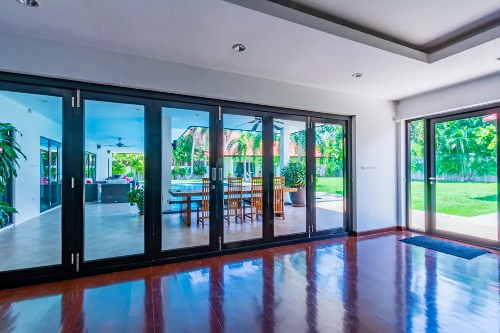 5 BR Pool Villa In Great Location - CV5