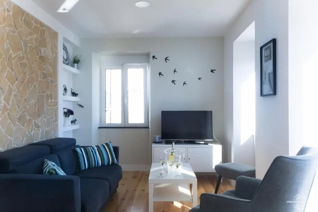 Quiet and Bright Apartment 16 by Lisbonne Collection
