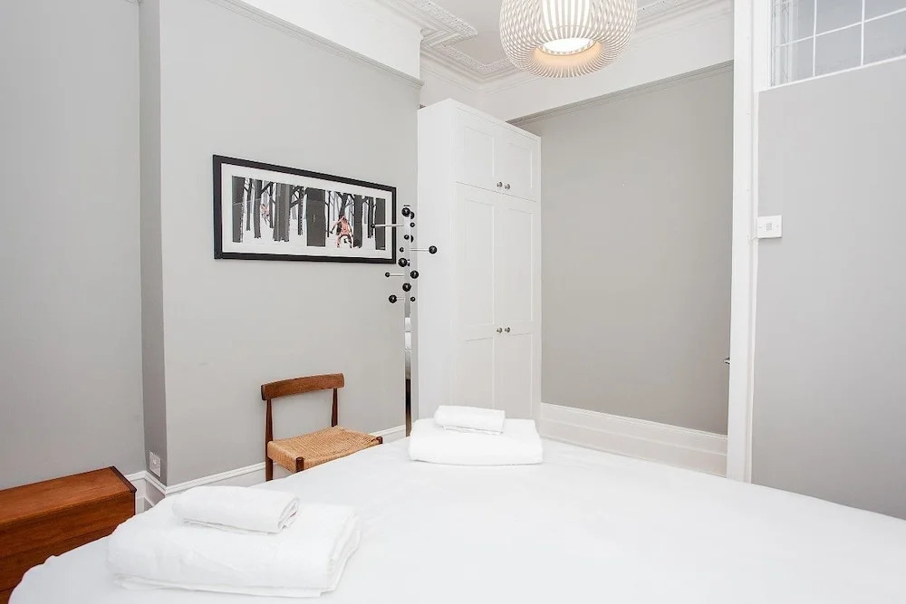 Stunning 2 Bedroom Apartment With Patio