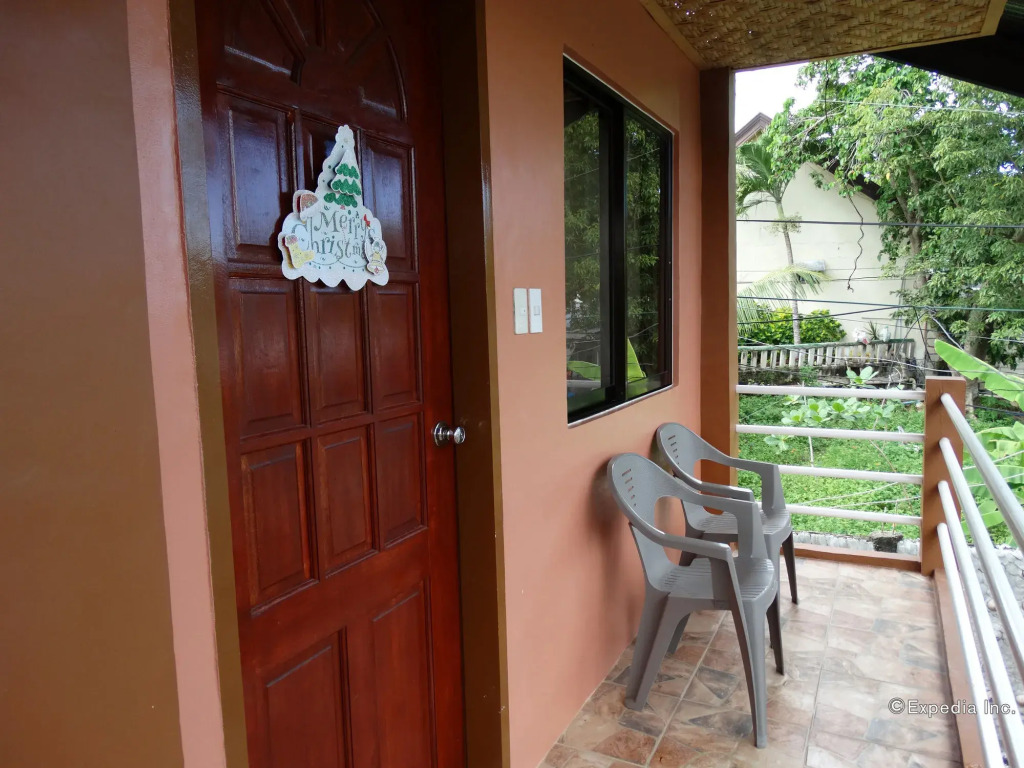 Alona Grove Tourist Inn