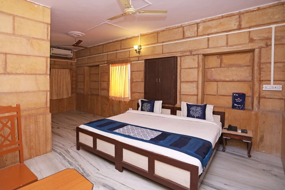 OYO 7426 Hotel Classic Inn