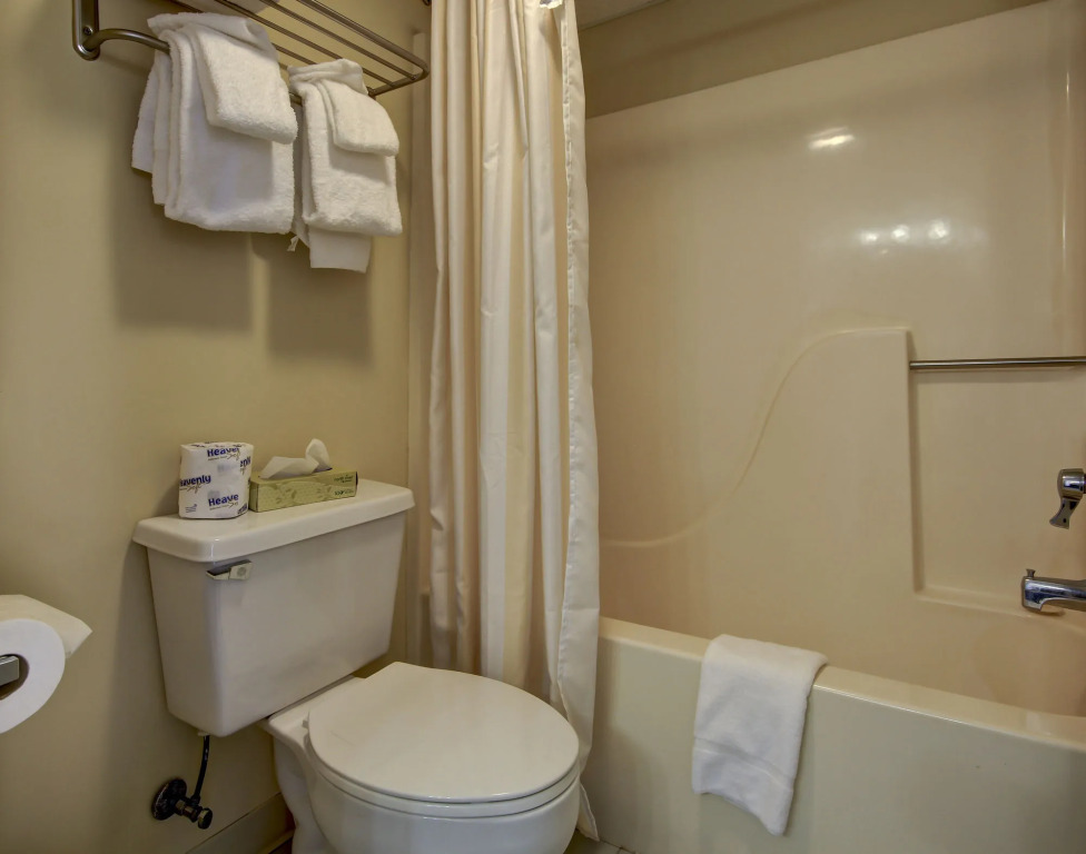 Coastal Palms Inn and Suites