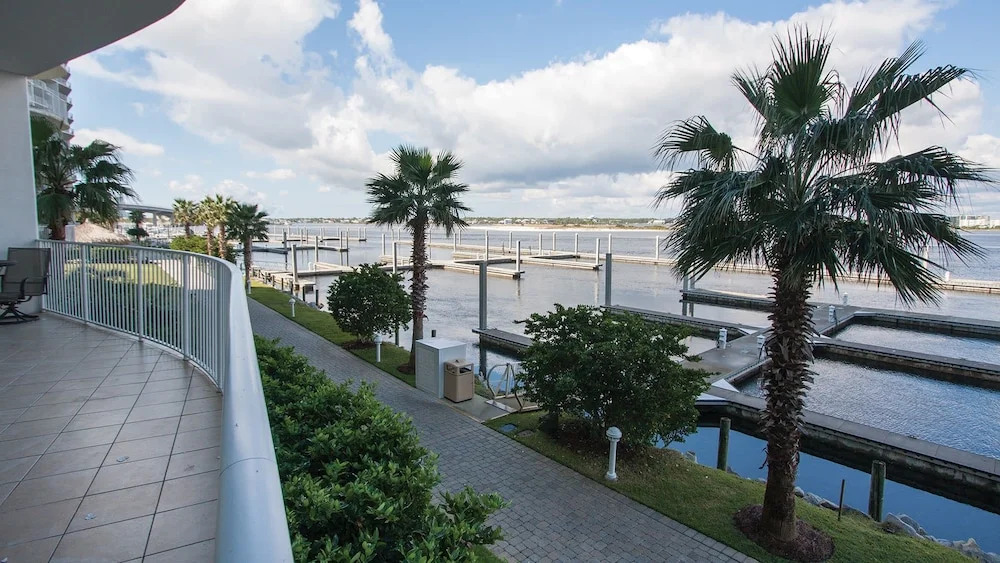Three Bedroom With Waterfront Views - Unit Crc0104