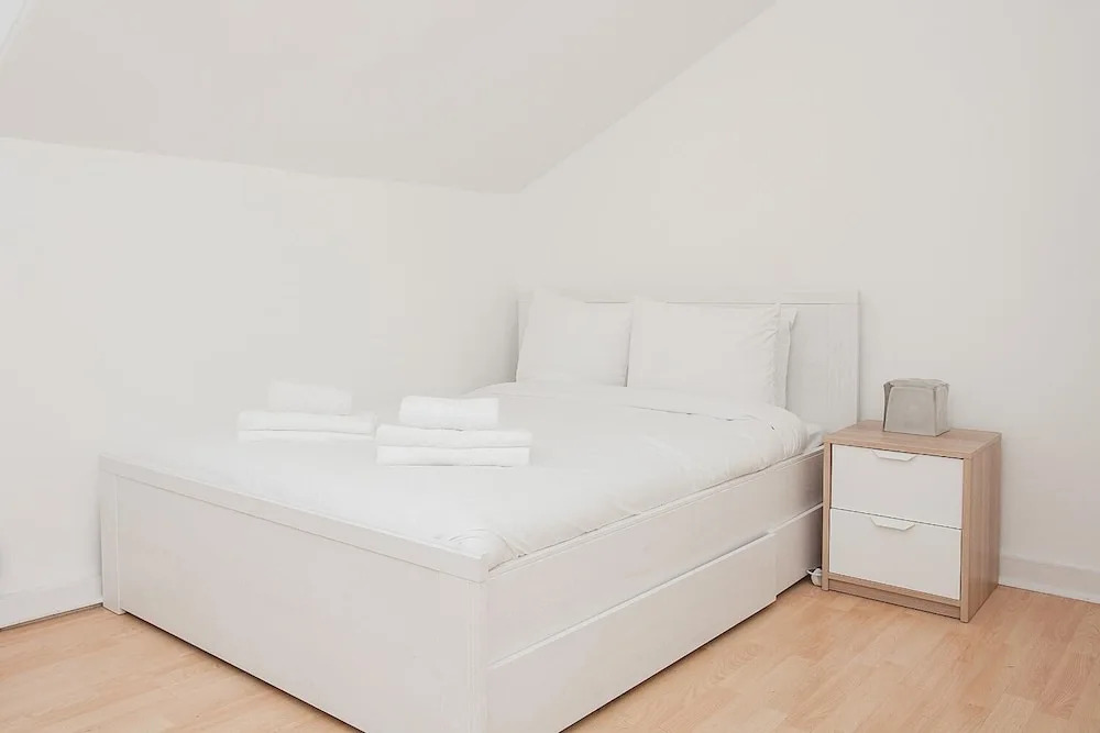 Amazing 2 Bed Just Minutes From Paddington