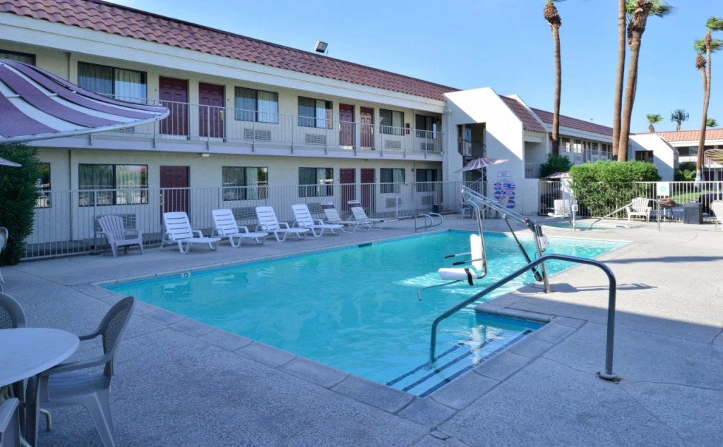 Rodeway Inn & Suites Rancho Mirage - Palm Desert Area
