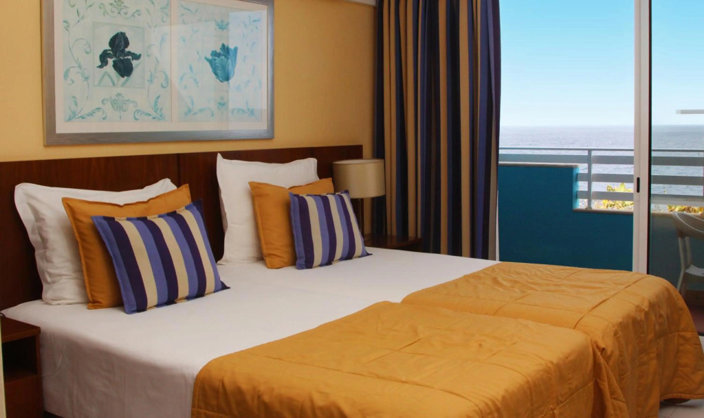 Hotel Roca Mar